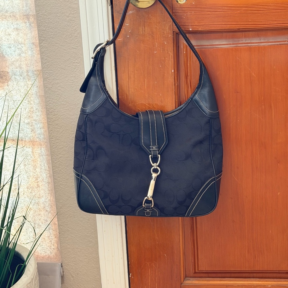 Coach black Hobo silver metal Excellent Condition - Picture 13 of 16